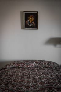 clown motel decor